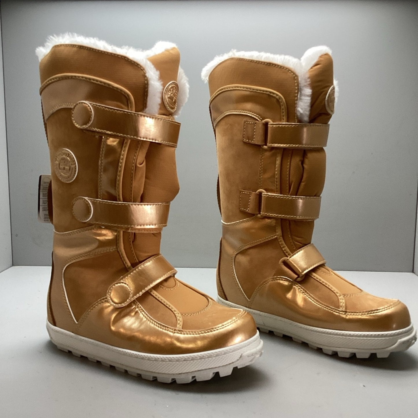Timberland women’s Mukluk Gold boots size 5.5