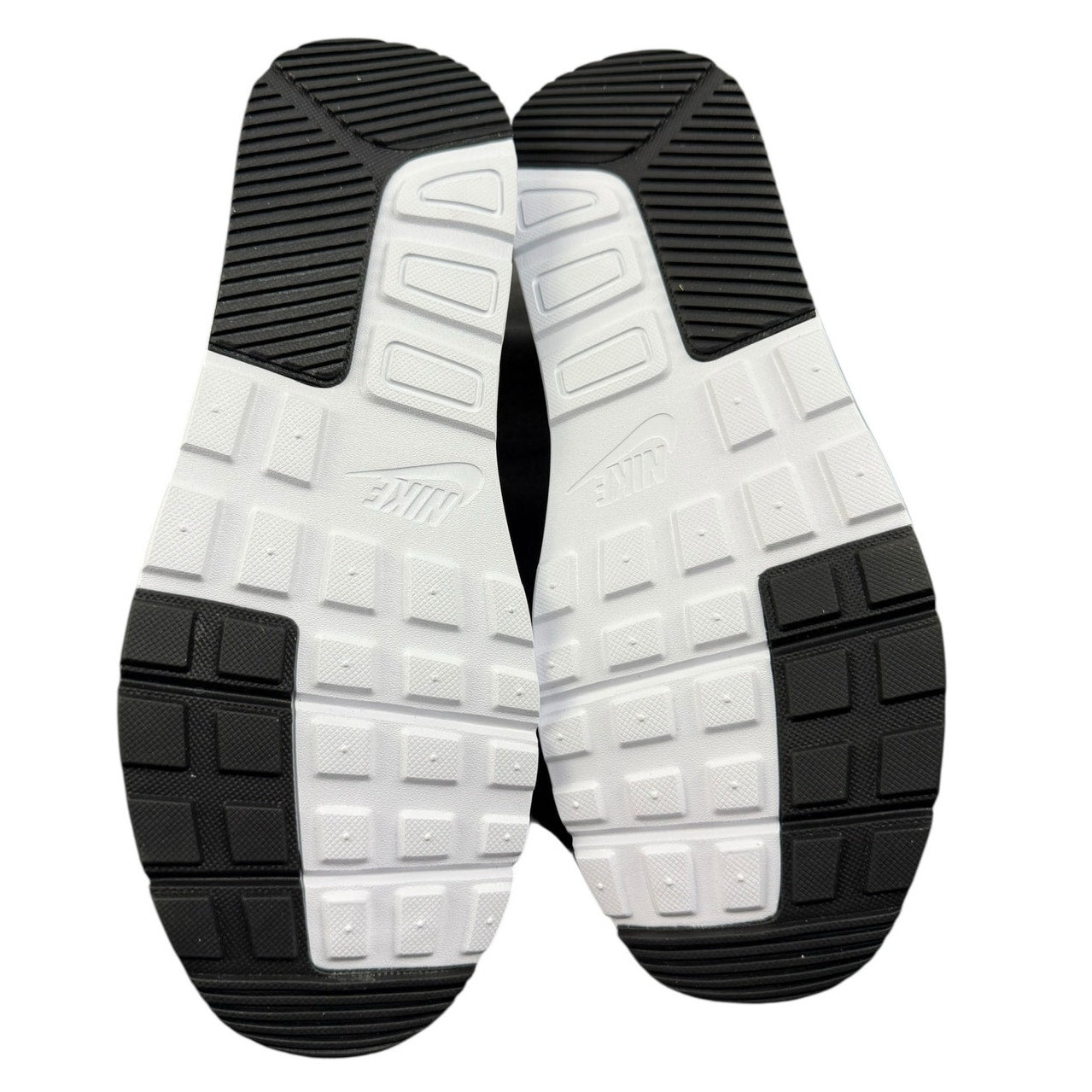 New In Box Nike Air Max SC Mens Size 10 Black / White Athleisure